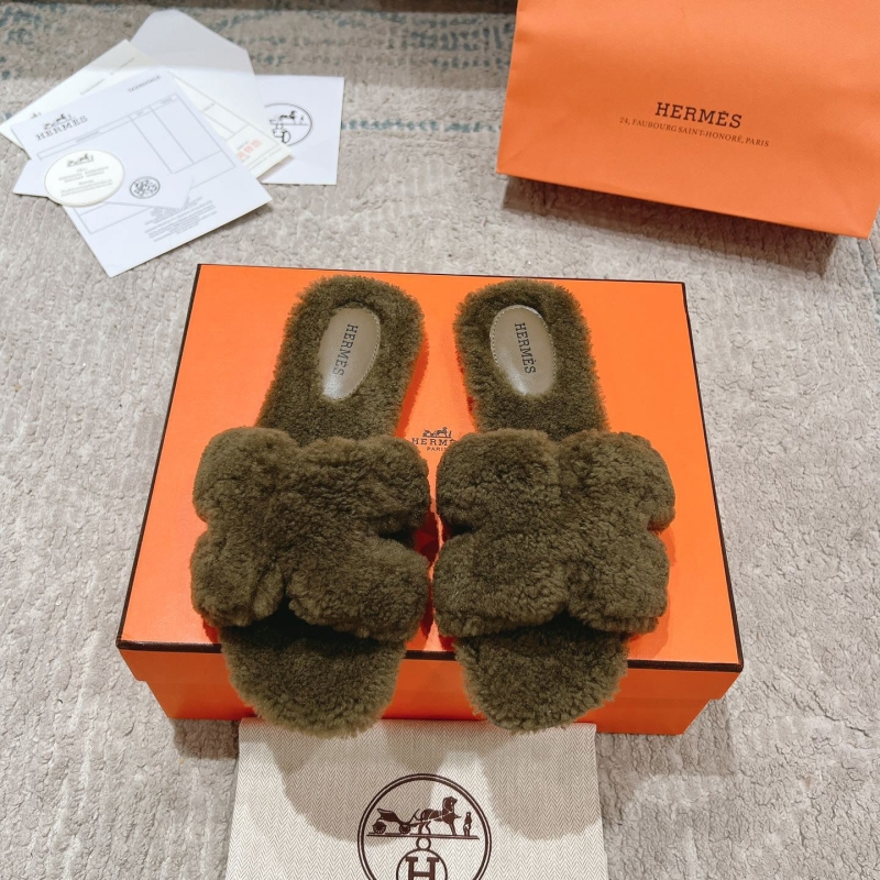 H**mes slippers